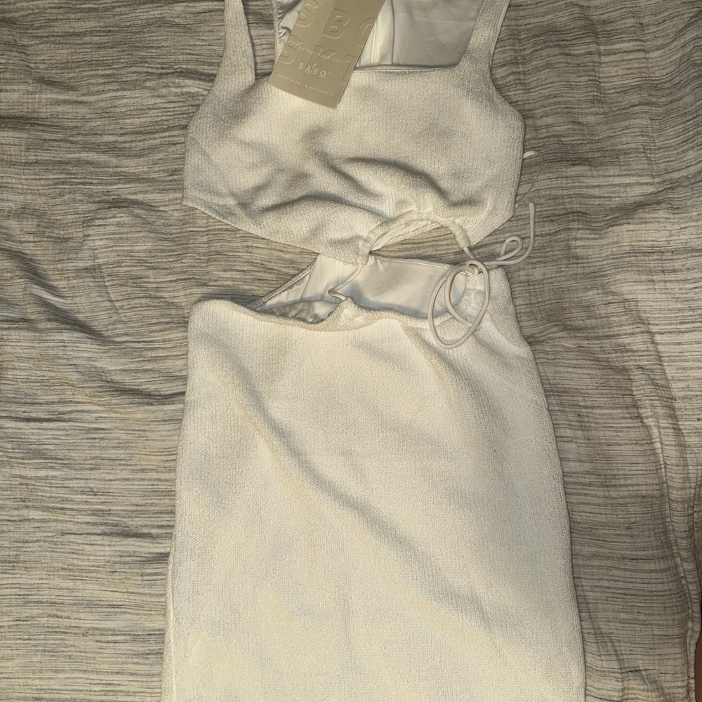 Chic Backless White Dress